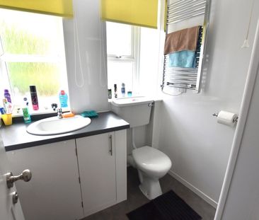 Hylands, 27 Barnpark Road, Teignmouth, TQ14 - Photo 4