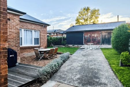 Fully Furnished Edwardian Home in the Heart of Orange - Photo 5