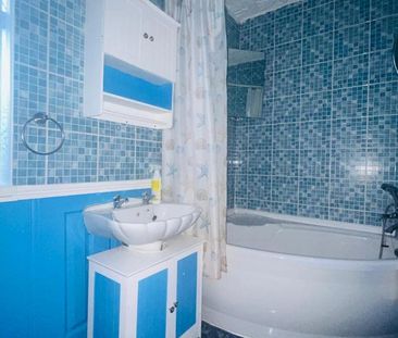 4 bedroom terraced house to rent - Photo 4