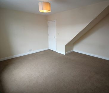 Terraced House to rent on - Photo 1