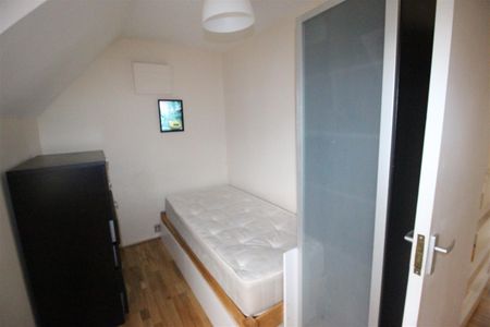 Burnham Court, NW4 2RE - Photo 2