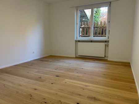 Renovierte 2.5 Zimmerwohnung mit tollem Terrassenbereich & Seeblick - Photo 3