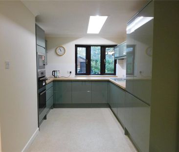 3 bedroom detached house to rent - Photo 3