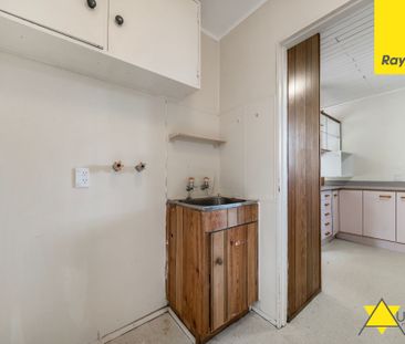 Modern Comfort in Prime New Lynn Location - Photo 4