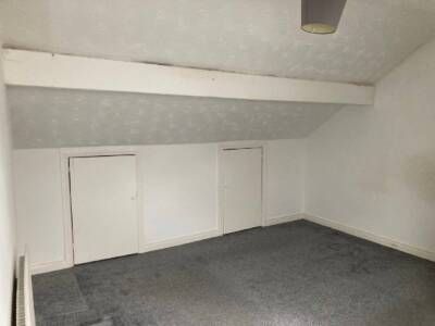 Partly Furnished 3 Bedroom Terrace - Photo 4