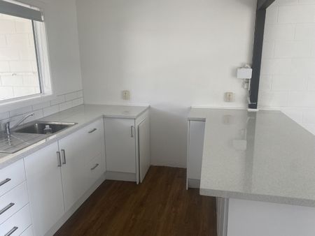 NAENAE LIVING - Photo 5