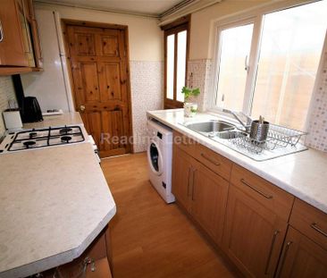 3 bedroom terraced house to rent - Photo 2