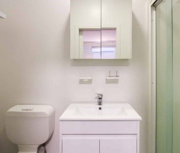 One-Bedroom Apartment in the Heart Wellington Central - Photo 5