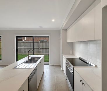 🏡 Brand New 3-Bedroom House in Thornhill Park - Photo 2