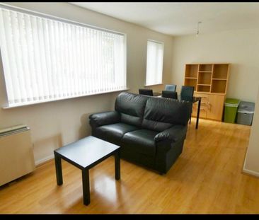 Room in a Shared Flat, Stretford Road, M15 - Photo 1