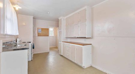 4 bedroom home in Papakura - water included! - Photo 3
