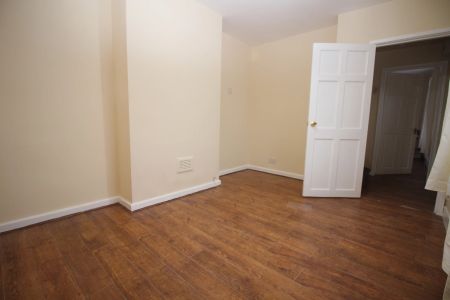 3 Bedroom Semi Detached - Photo 4