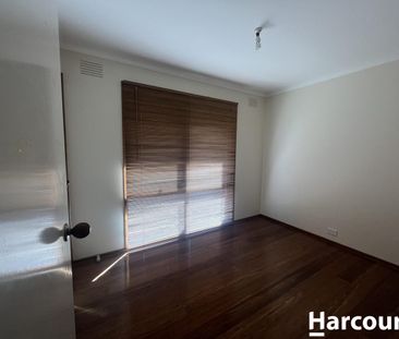 CONVENIENTLY LOCATED THREE-BEDROOM HOME - Photo 5