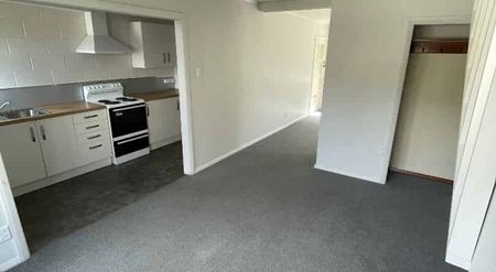 Close to Town - Photo 3