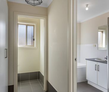 Modern Living - Photo 3