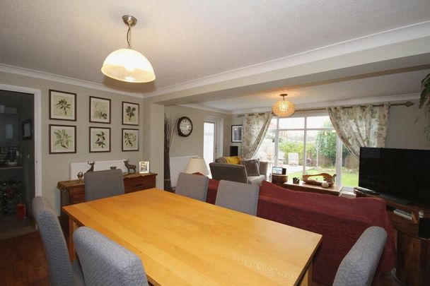 3 bedroom link detached house to rent - Photo 1