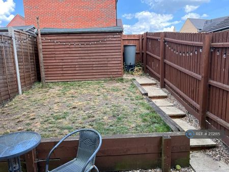 2 bedroom end of terrace house to rent - Photo 5