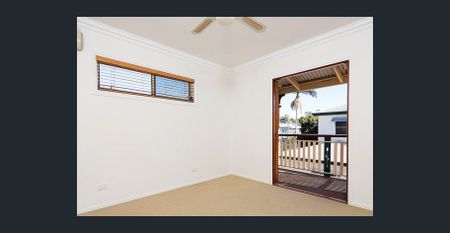 Fantastic Townhouse in a Prime Location! - Photo 3