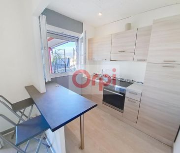 Location Appartement 1 pièce 32m² ST LAURENT DU VAR 06700 - Photo 3