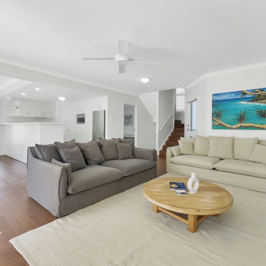 Sensational Townhouse - 1 minute walk to River and Cafes - Photo 1