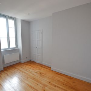 Location Appartement 3 pièces 65m² GANNAT 03800 - Photo 2