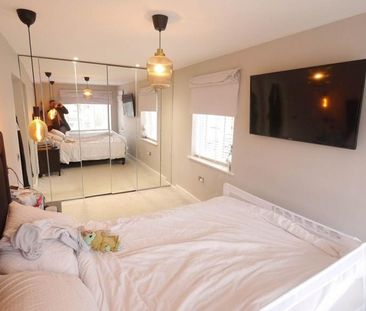 4 bedroom semi-detached house to rent - Photo 2