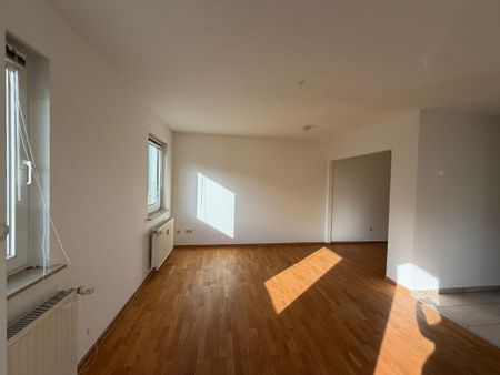 kleine 1- Raumwohnung mit Balkon auf dem Land / Girbigsdorf ! - Photo 2