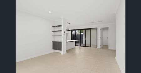 Stunning Townhouse on the City Fringe! - Photo 2