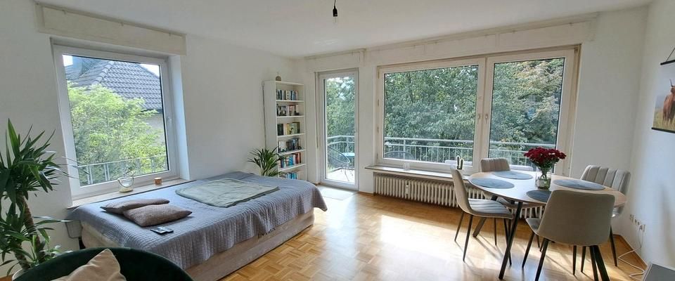 Helle 3,5 Zimmer-Wohnung mit Balkon und Einbauküche | ab sofort - Photo 1
