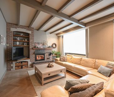 Mooie en gerenoveerde woning in populaire straat te Borgerhout - Photo 2