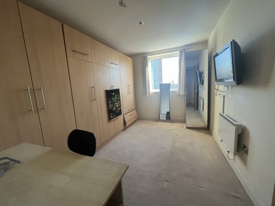 Oyster Wharf, 18 Lombard Road, London... - Photo 1