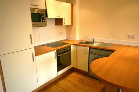 2 bedroom apartment to rent - Photo 3