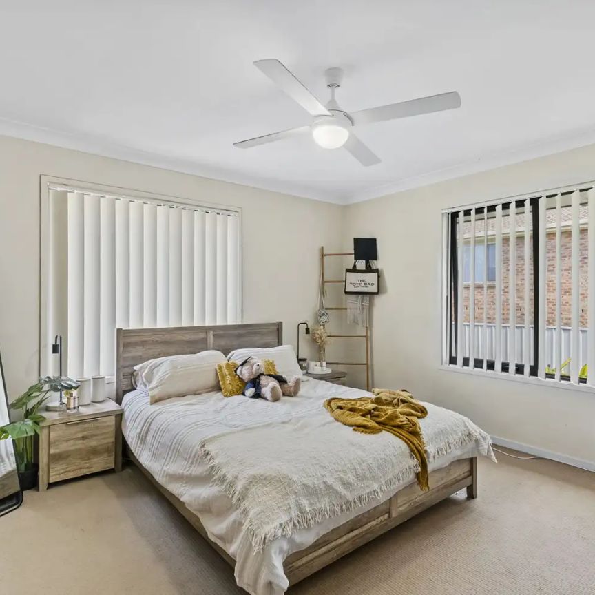 “Modern and secure townhouse in gated complex” - Photo 1