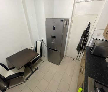 Room in a Shared House, Colverson House, E1 - Photo 6