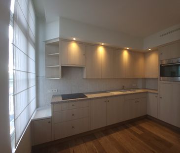 Gezellig éénslaapkamer appartement in herenwoning met zicht op water - Photo 1