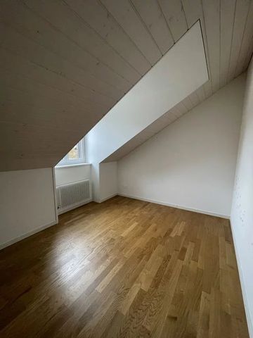 Appartement de 4.5 pièces, d'env. 90m2 au 3ème étage - Photo 2