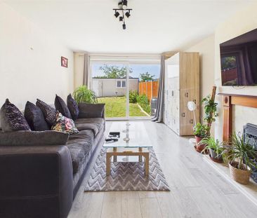 2 bedroom semi-detached bungalow to rent - Photo 3