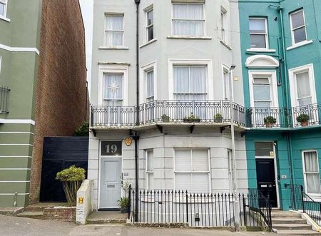 St Margarets Road, St Leonards, TN37 - Photo 2