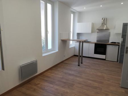 Appartement 2 pièces 33m2 MARSEILLE 4EME 630 euros - Photo 4