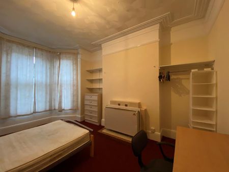 5 bedroom terraced house to rent - Photo 4