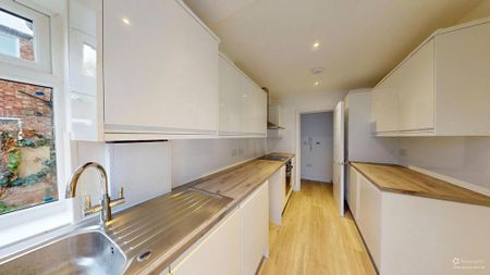 2 bedroom apartment to rent - Photo 3