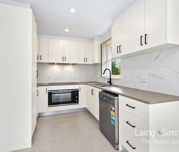 Beautifully Updated Family Home in a Quiet Penrith Location! - Photo 2