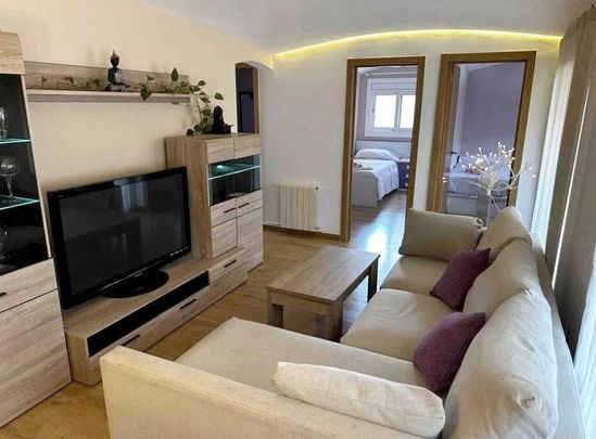 90m² Flat to rent in Porta, Barcelona - Photo 1