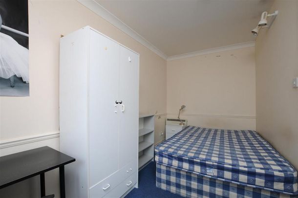 3 bedroom flat to rent - Photo 1