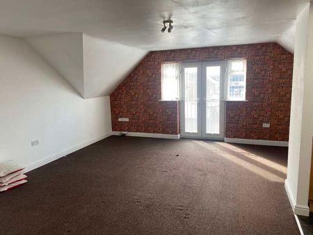 Apartment, Radnor Court, Heath End Road, Nuneaton, CV10 - Photo 4