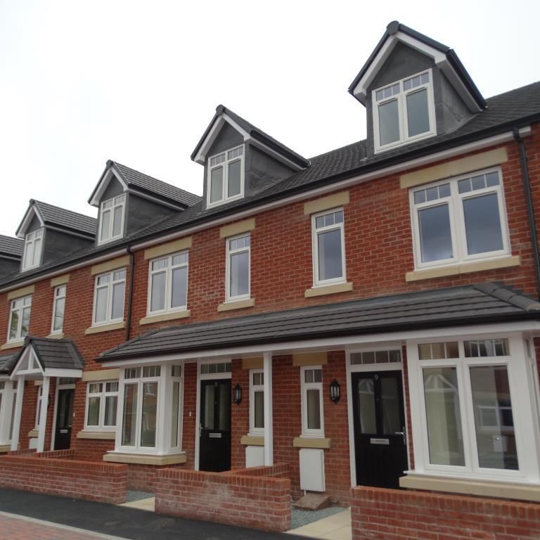 3 bedroom townhouse to rent - Photo 1