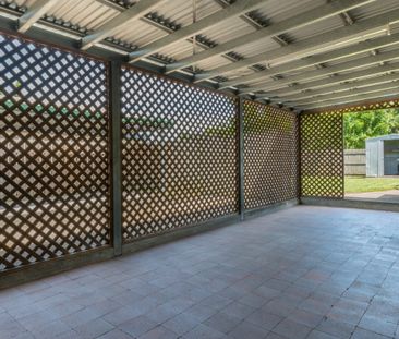 SPACIOUS FAMILY DUPLEX WITH HUGE YARD AND SPARKLING POOL! - Photo 3