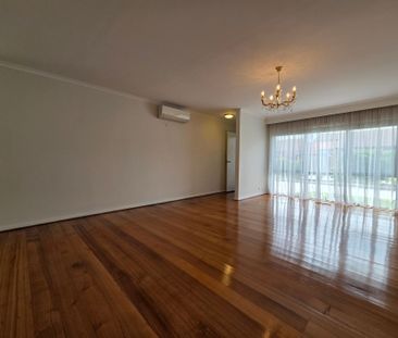 2 Bed Unit in Perfect Location - Photo 3