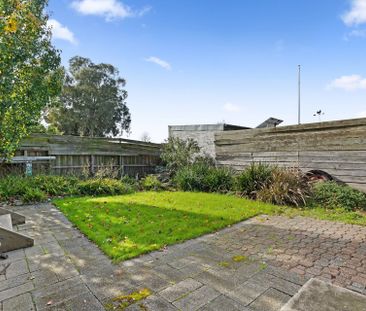 Tranquil Retreat in Suburbia! - Photo 6