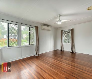 3 BEDROOM HOME WITH AIR CONDITIONING CLOSE TO EVERYTHING - Photo 4